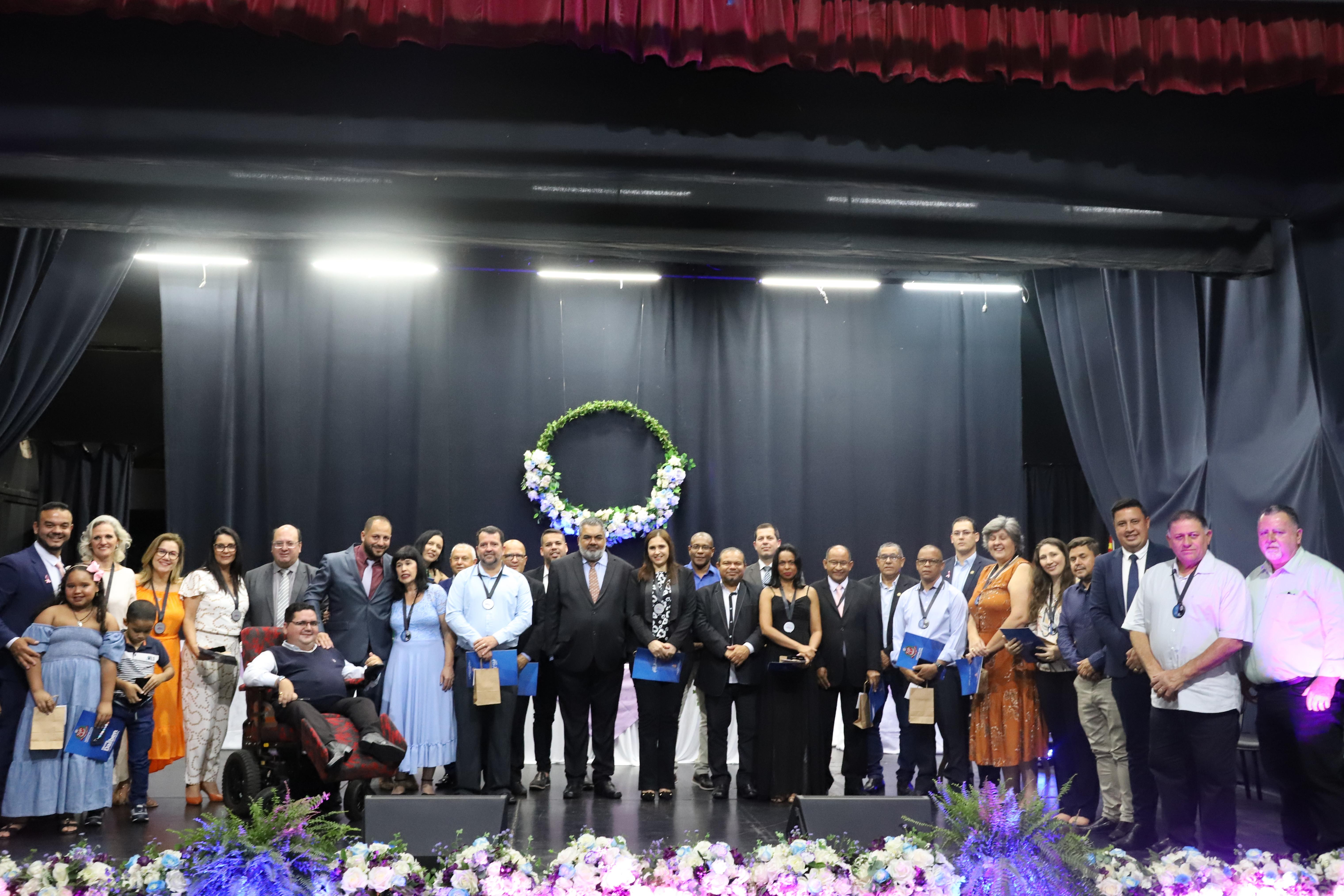 Câmara entrega Medalha Paulo Freire aos educadores de destaque