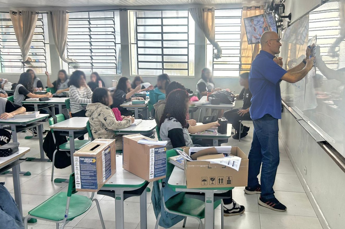 Estudantes participam de votação do Parlamento Jovem de Sumaré