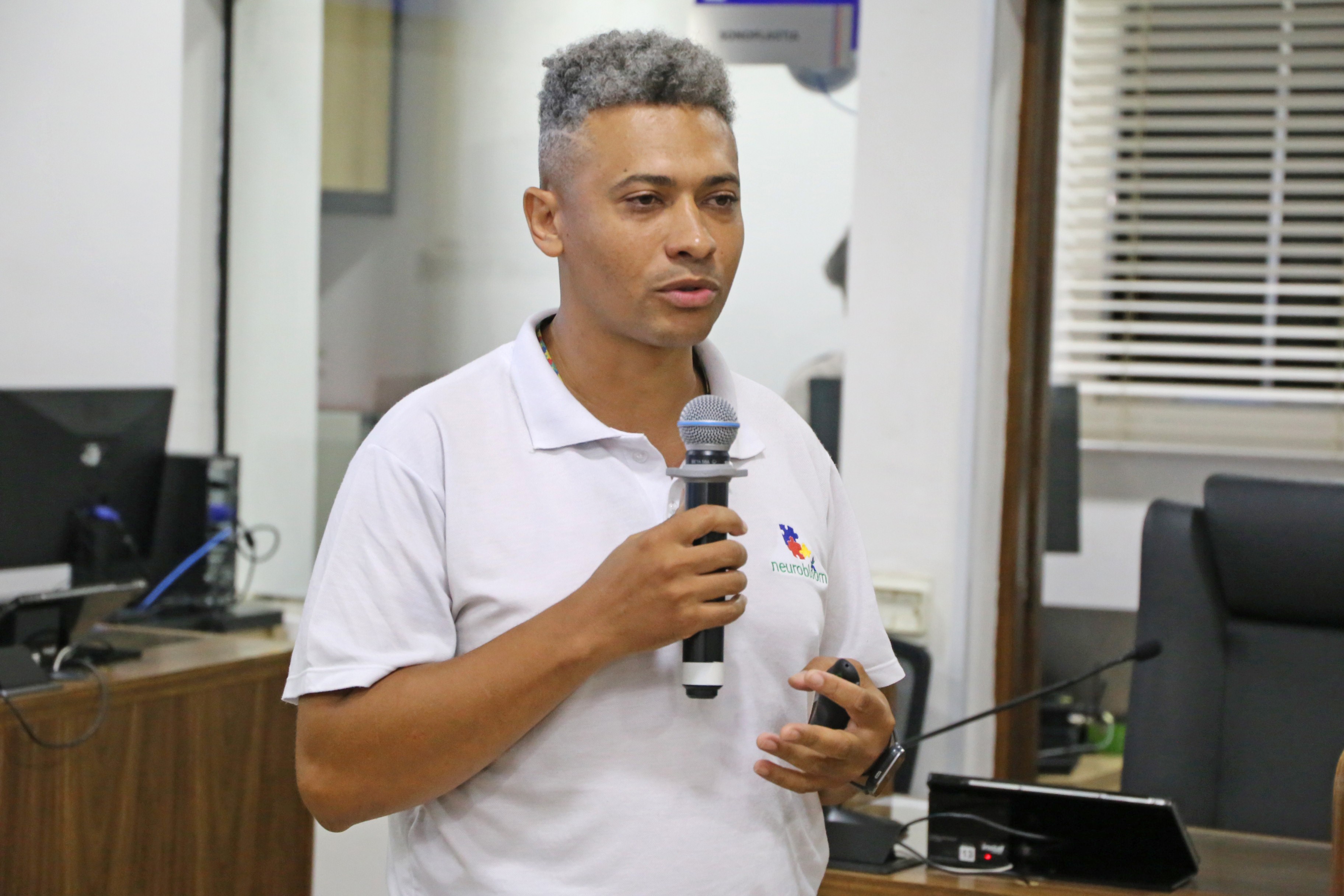 Palestra na Câmara de Sumaré discute desafios do autismo na adolescência e na vida adulta