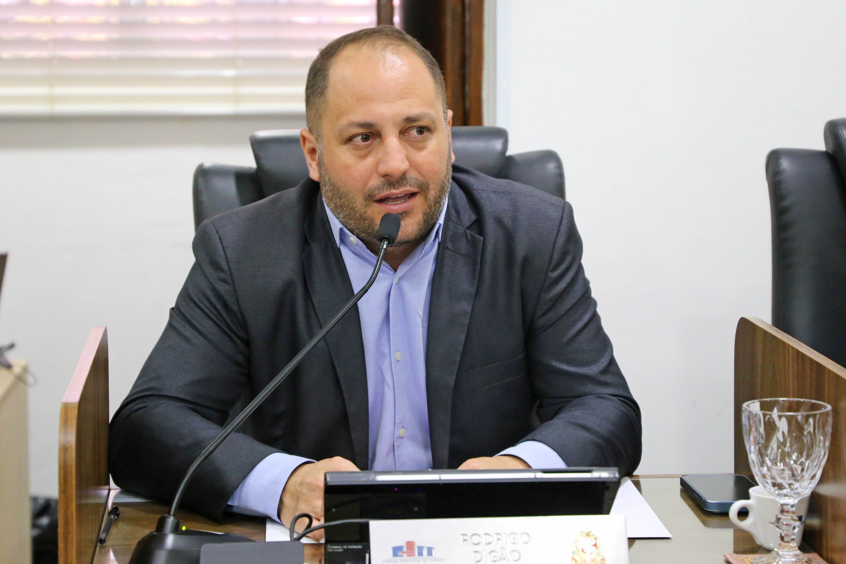 Projeto de lei propõe isenção de IPTU para moradores de bairros sem asfalto, luz e esgoto em Sumaré