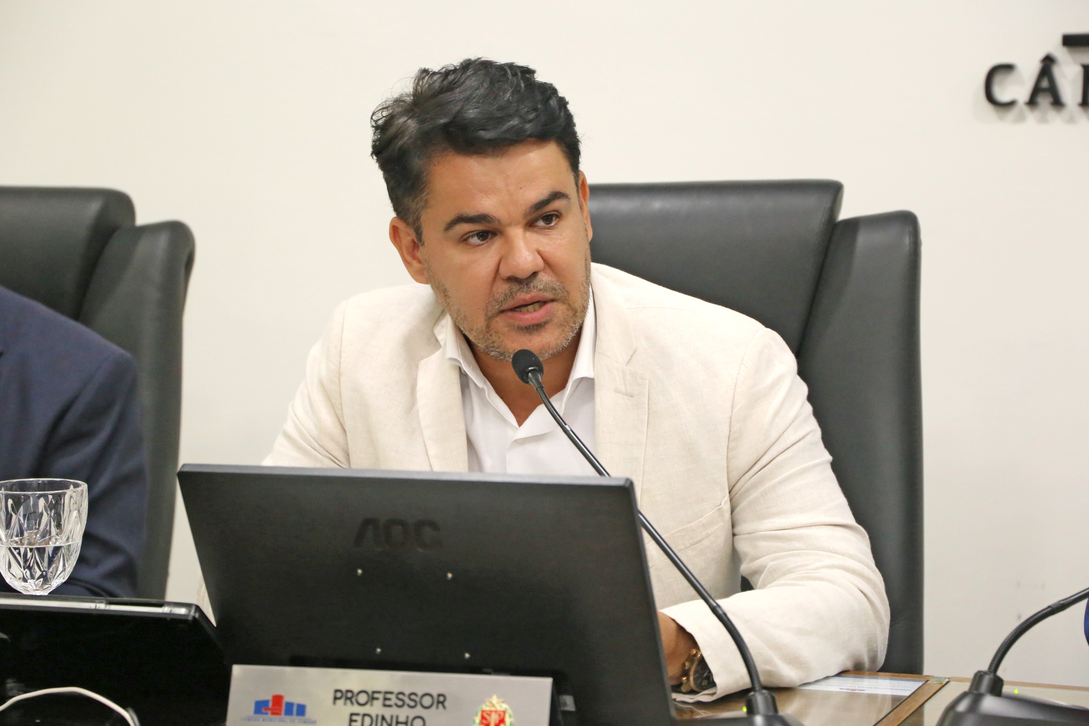 Projeto do vereador Professor Edinho cria centro de estudos para idosos em Sumaré