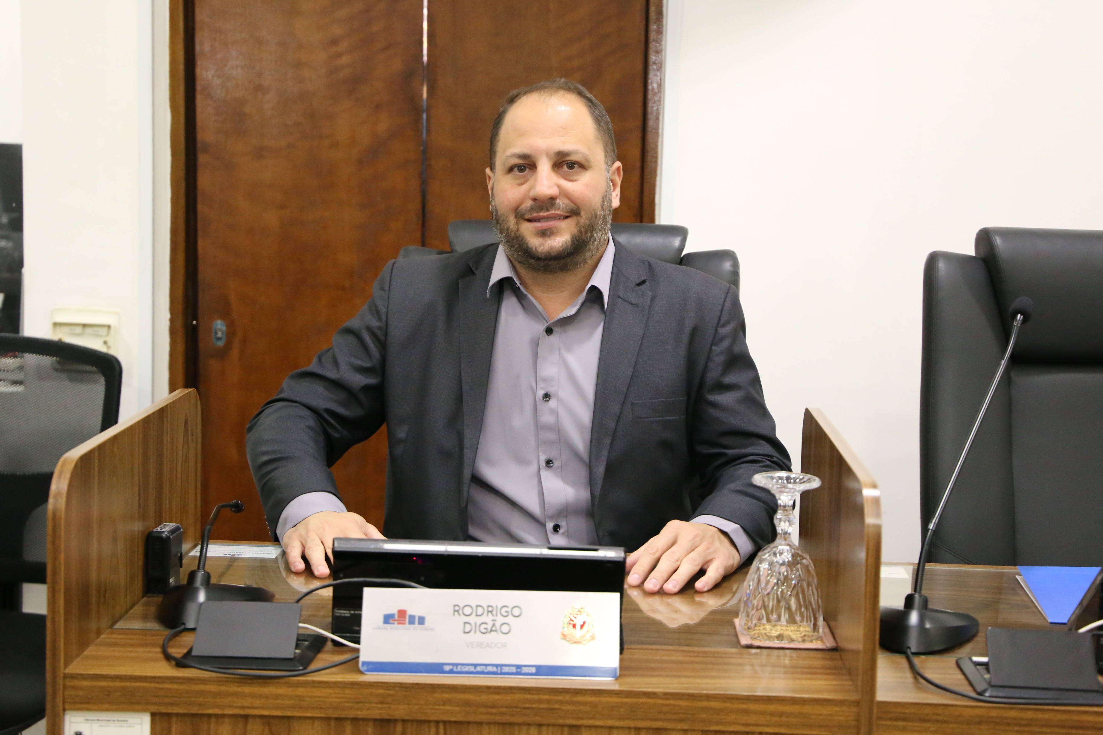 Rodrigo Digão defende QR Codes em obras públicas municipais de Sumaré