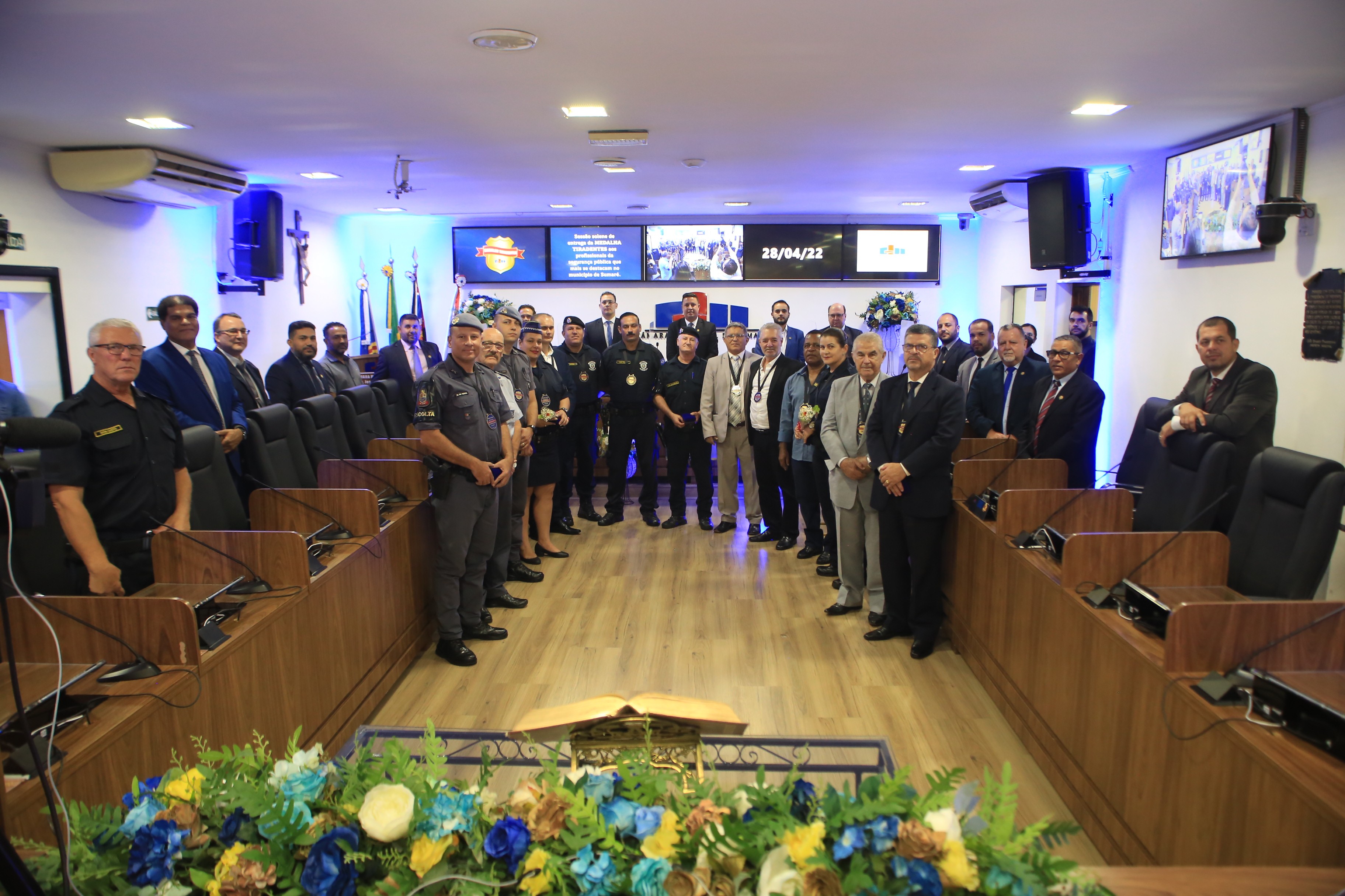 Profissionais da segurança pública recebem Medalha Tiradentes na Câmara 