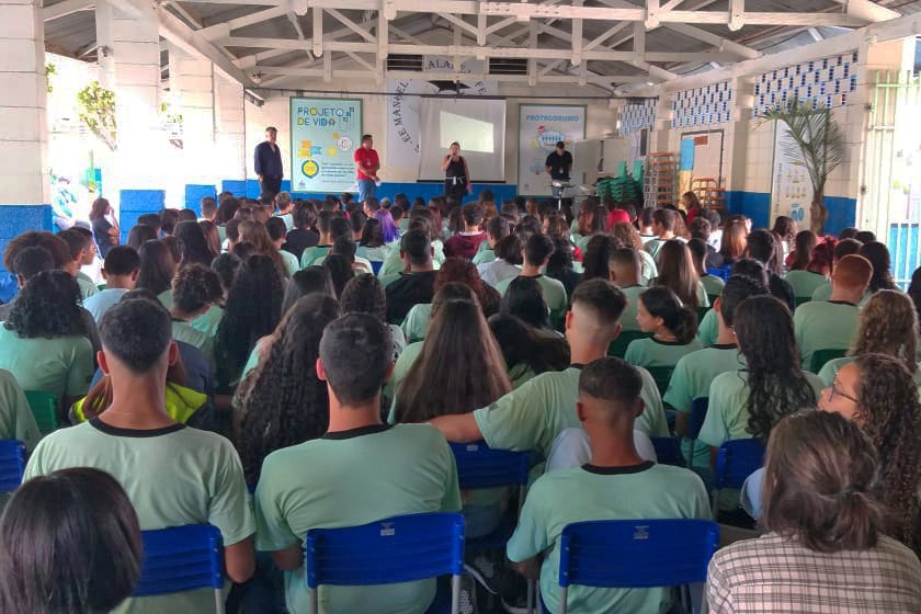 Mais de 200 estudantes se candidatam ao Parlamento Jovem