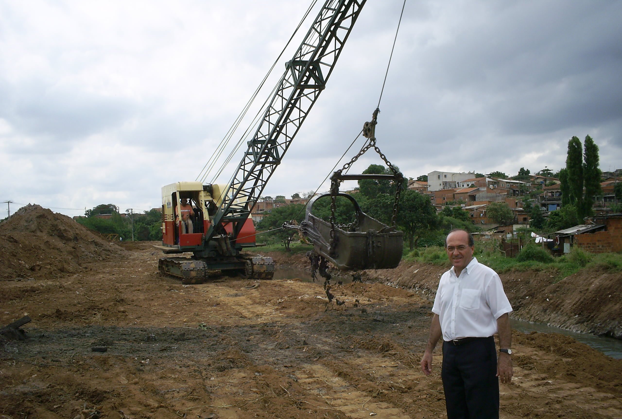 Décio solicita limpeza e desassoreamento do Ribeirão Quilombo