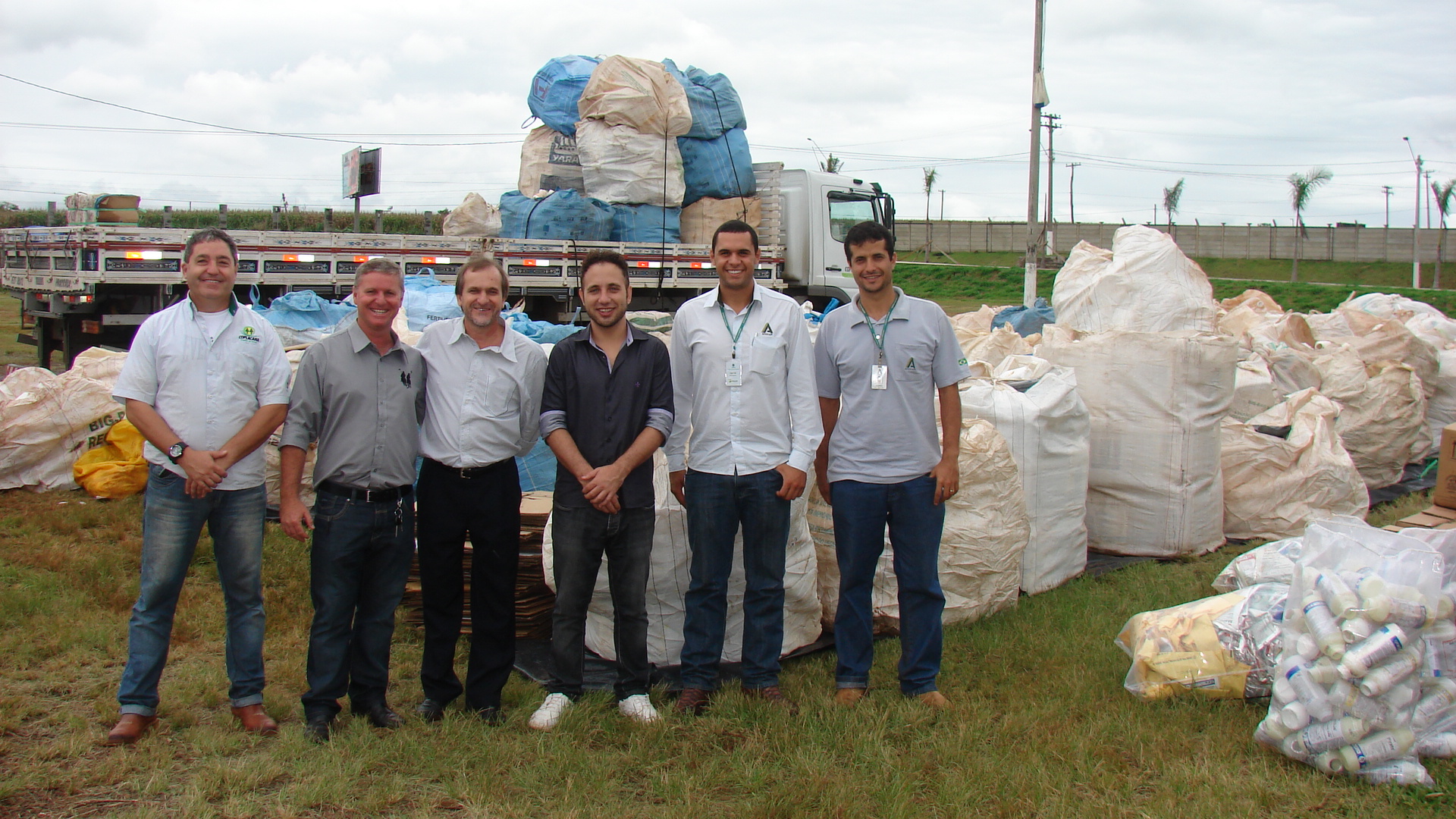 Dalben e Henrique do Paraíso participam de Campanha de reciclagem de embalagens de agrotóxicos