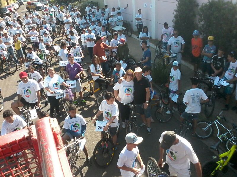 Meskan participa de Passeio Ciclístico