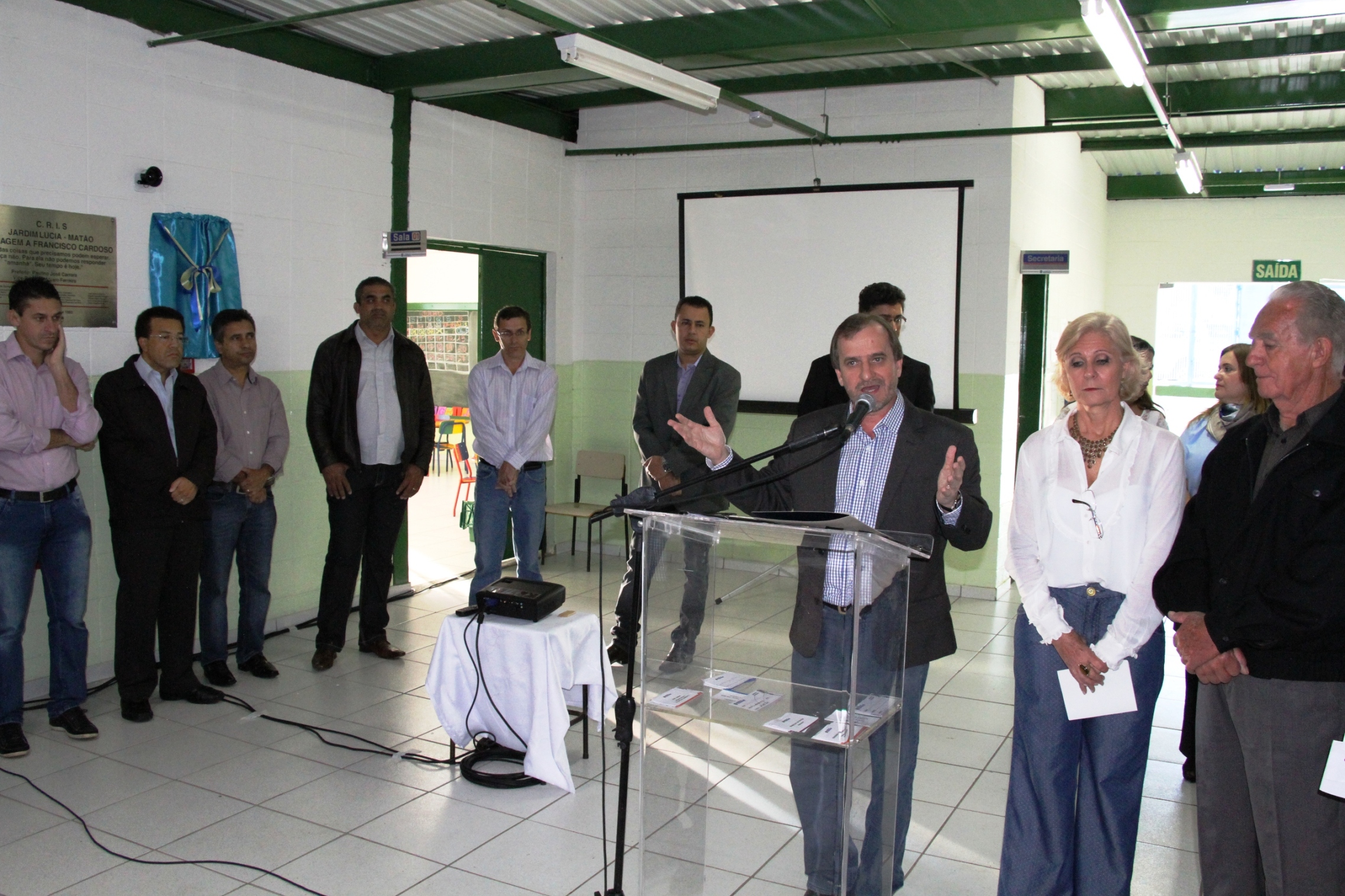 Vereadores participam da reinauguração da Escola do Jardim Lúcia