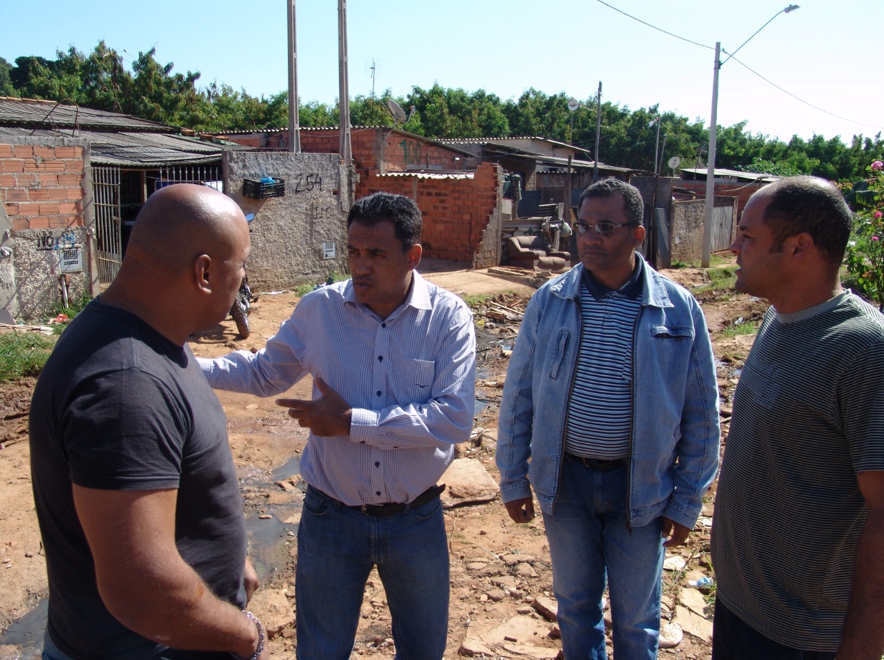 Moradores da Vila Operária apontam reivindicações de melhoria ao vereador Welington da Farmácia