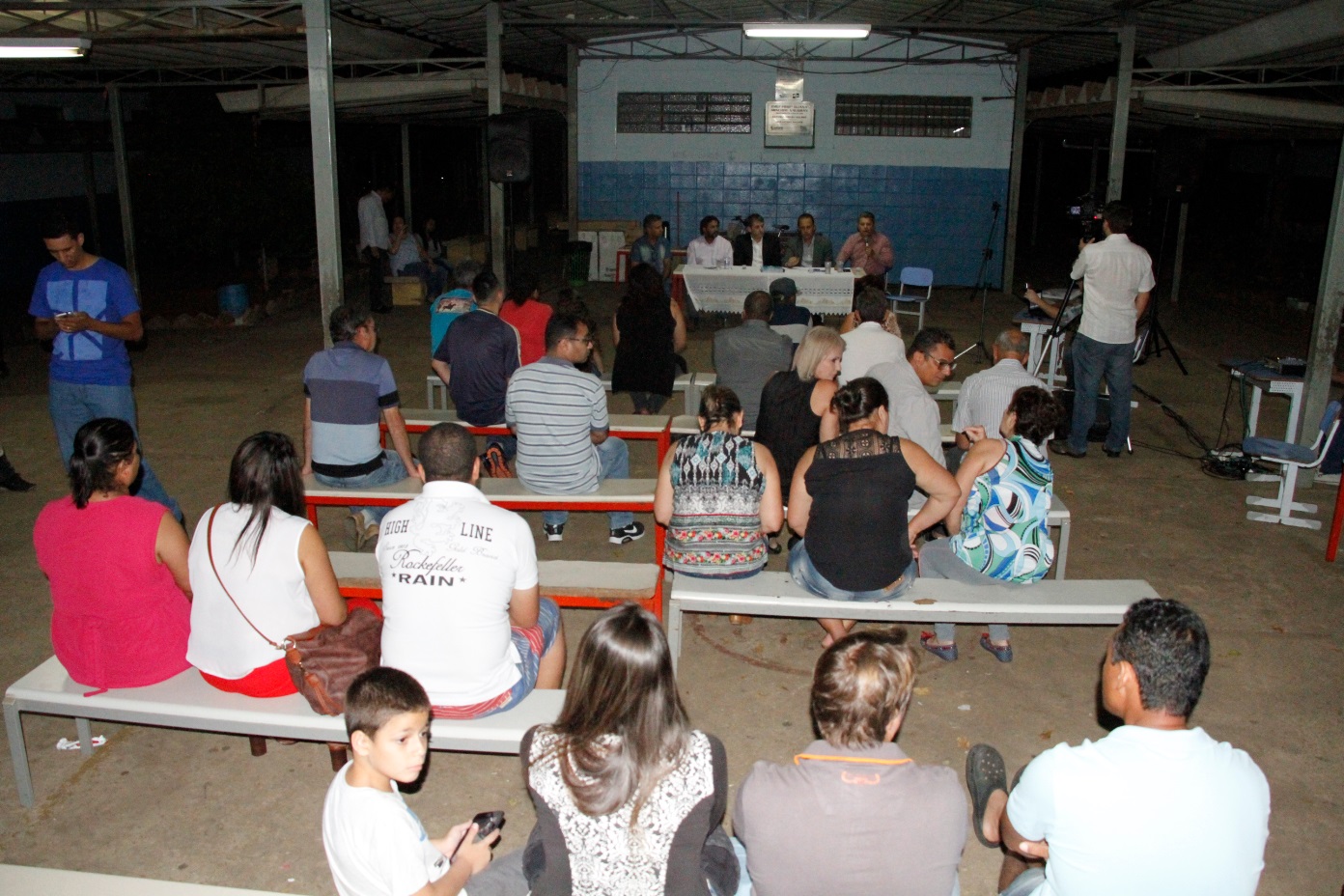 CEI do Transporte Público ouve os moradores em escola do bairro Nova Terra